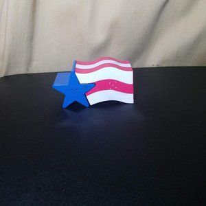 Vintage Flag & Star Salt Shakers <3